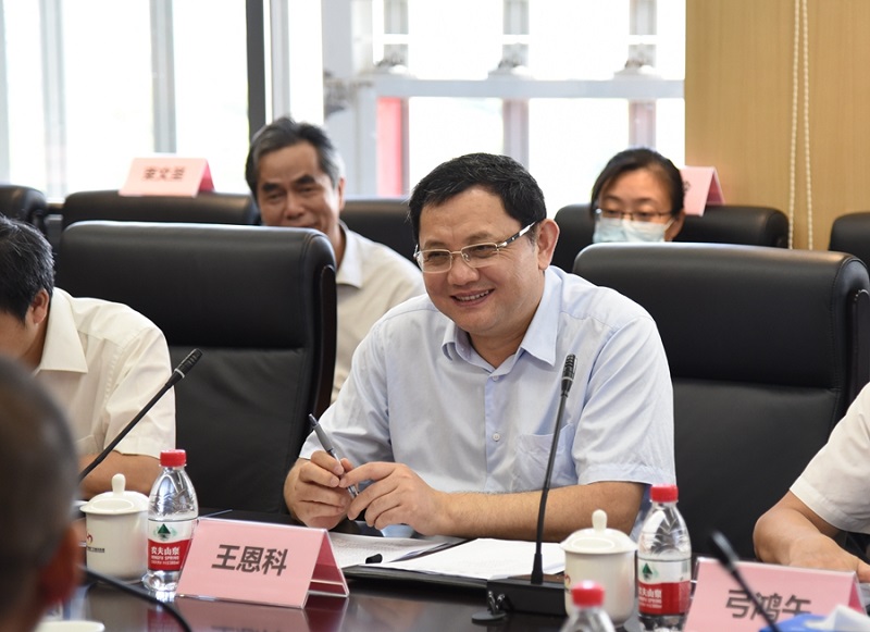 王恩科一行2.jpg